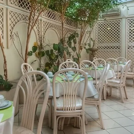 Le Belmont Hotel París
